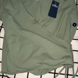 HOLISTER TOP (NEW WITH TAGS!!!)